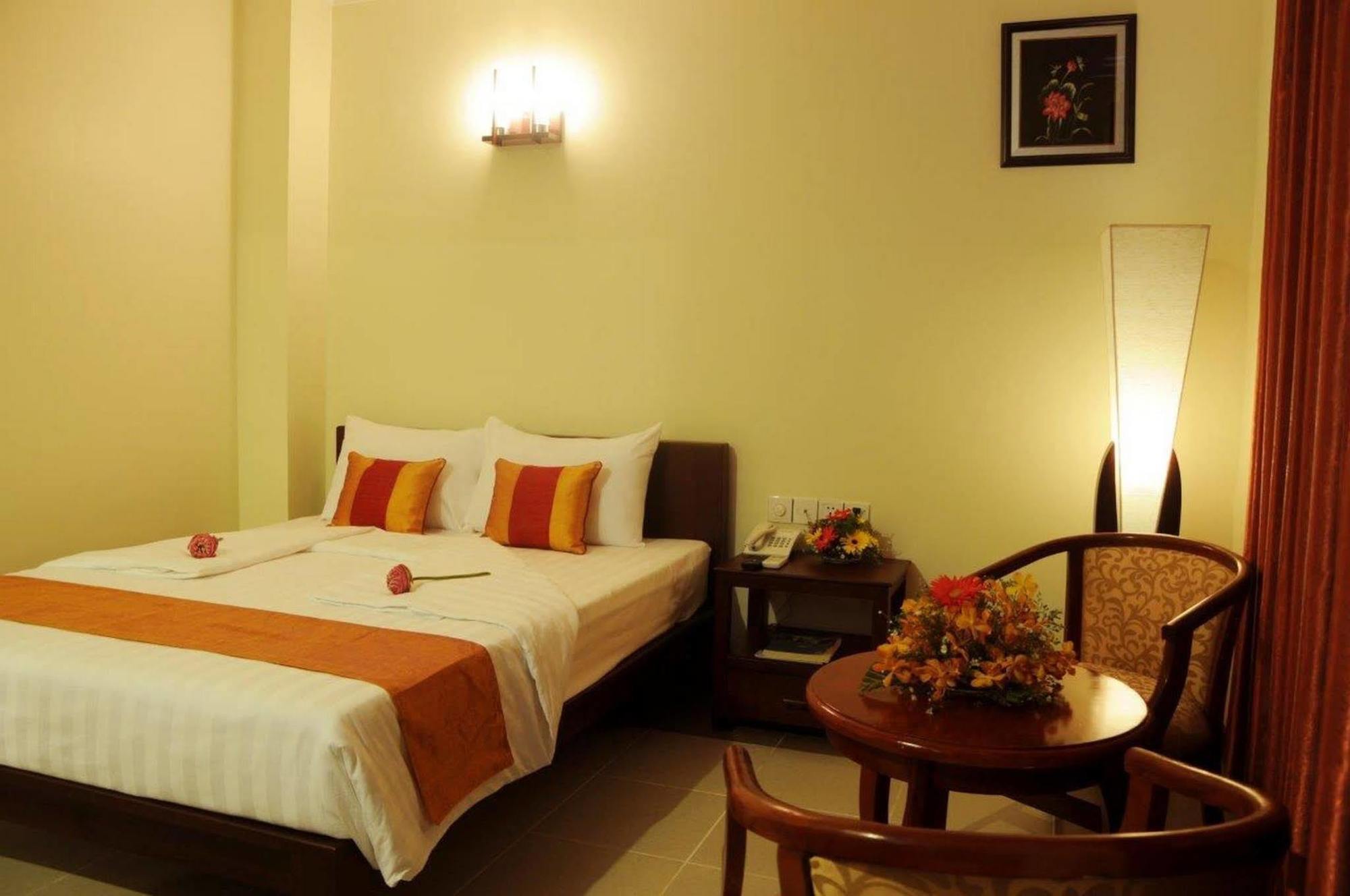 V N E Hotel Phnom Penh Eksteriør bilde