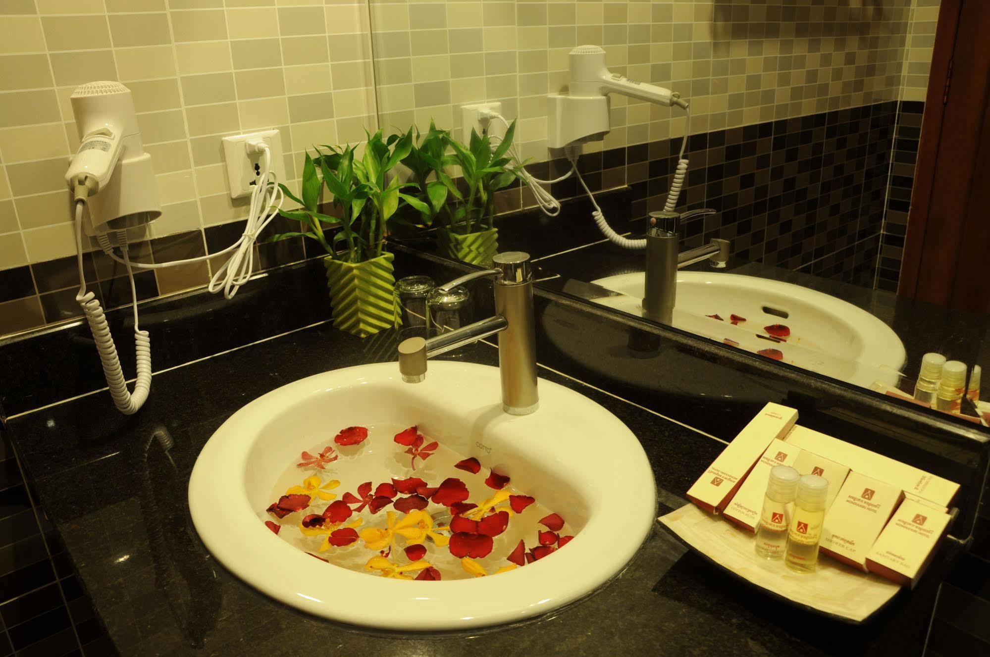 V N E Hotel Phnom Penh Eksteriør bilde