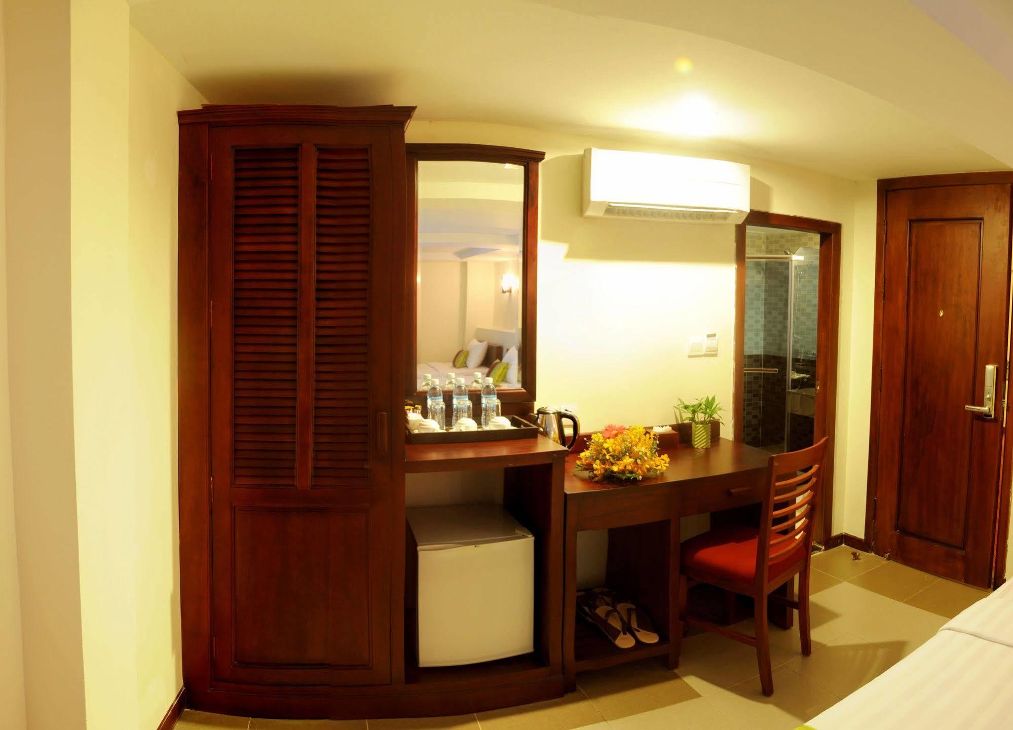 V N E Hotel Phnom Penh Eksteriør bilde