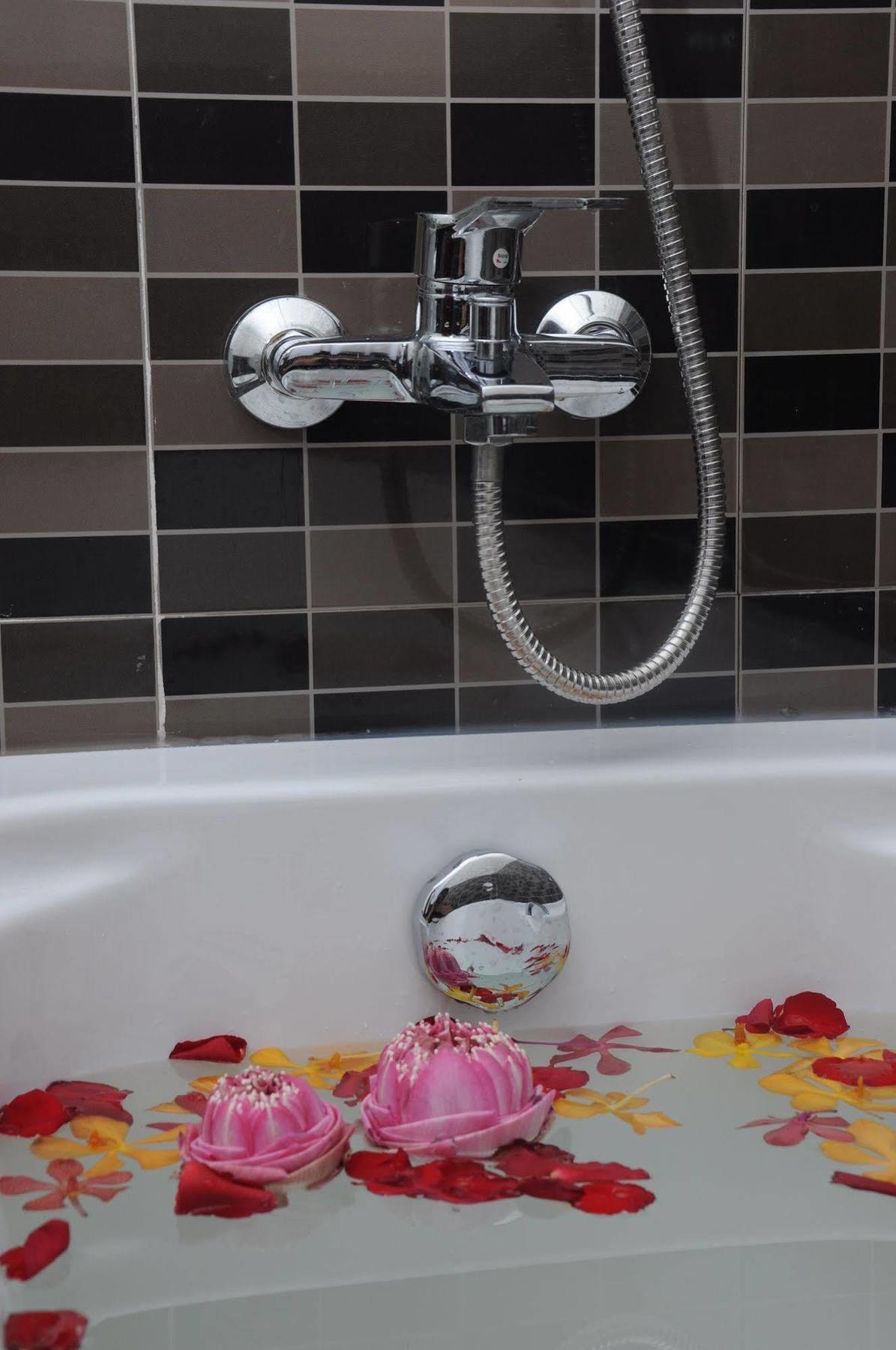 V N E Hotel Phnom Penh Eksteriør bilde